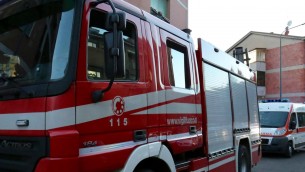 Catania, in fiamme una palazzina: un morto