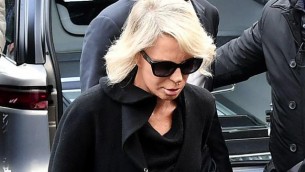 C'è posta per te domani in onda, De Filippi torna in studio