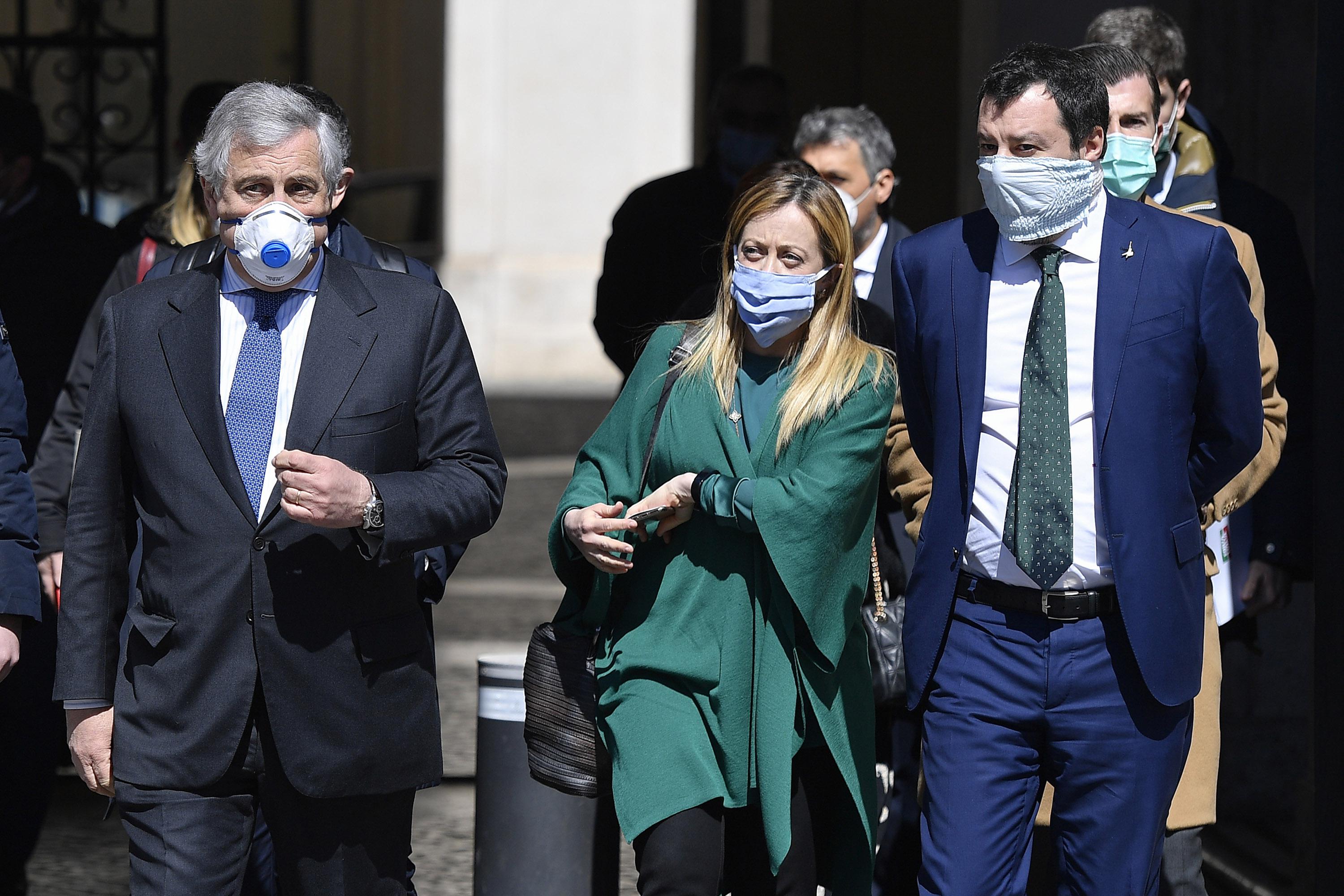 Centrodestra diviso anche su vaccino bimbi, Salvini-Meloni vs Tajani