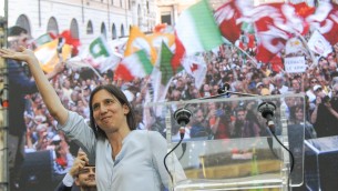 Centrosinistra, la piazza invoca unità