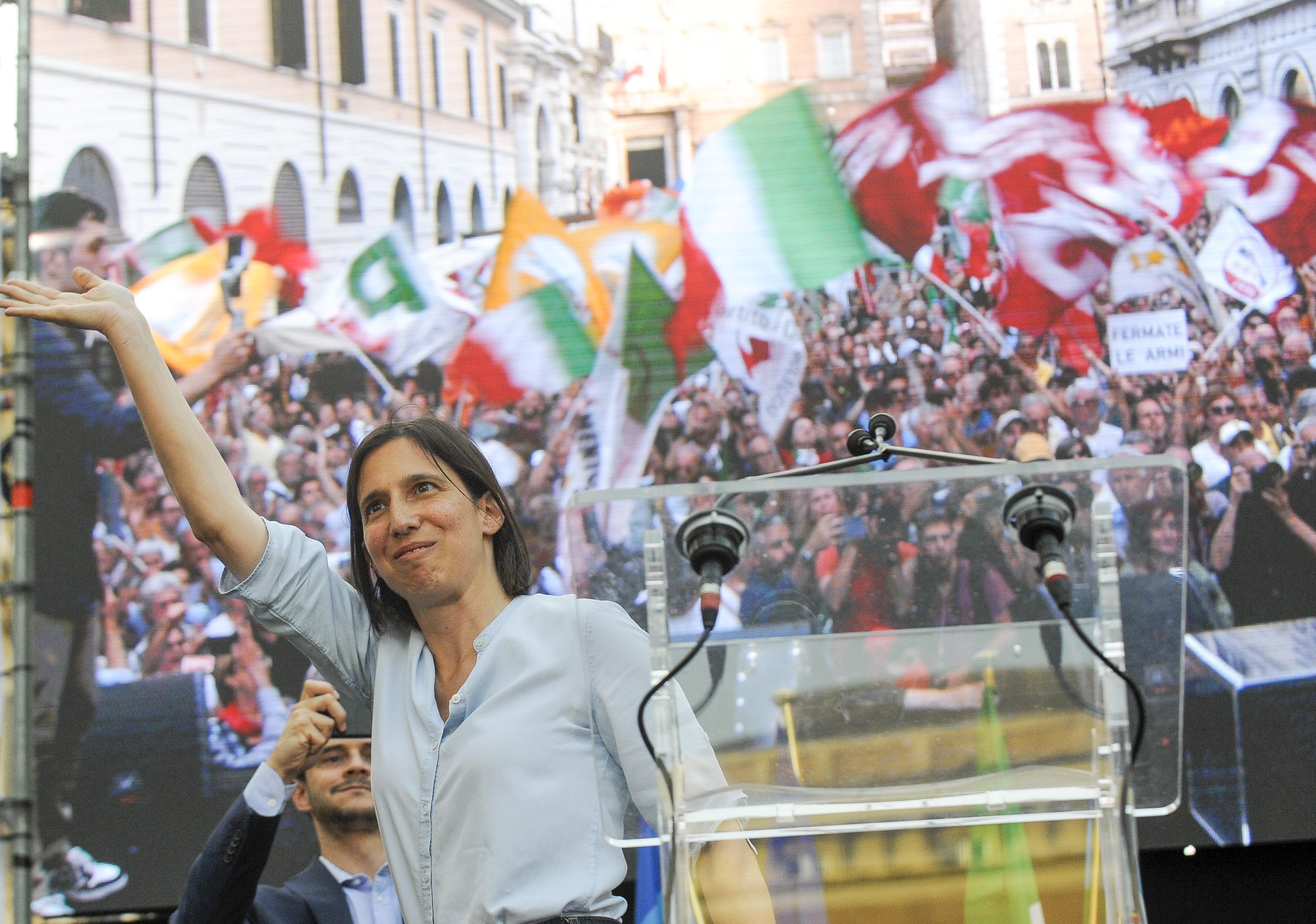 Centrosinistra, la piazza invoca unità