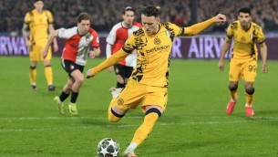 Champions, Feyenoord-Inter 0-2 con gol di Thuram e Lautaro