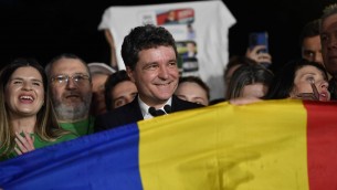 Chi è Nicusor Dan, il sindaco diventato presidente della Romania