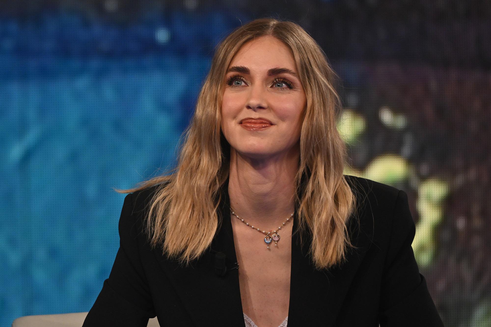Chiara Ferragni, dal fazzoletto agli errori grammaticali: "strategia vincente" da Fazio