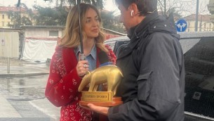 Chiara Ferragni riceve il Tapiro di 'Striscia': "Non ho abbandonato Fedez"