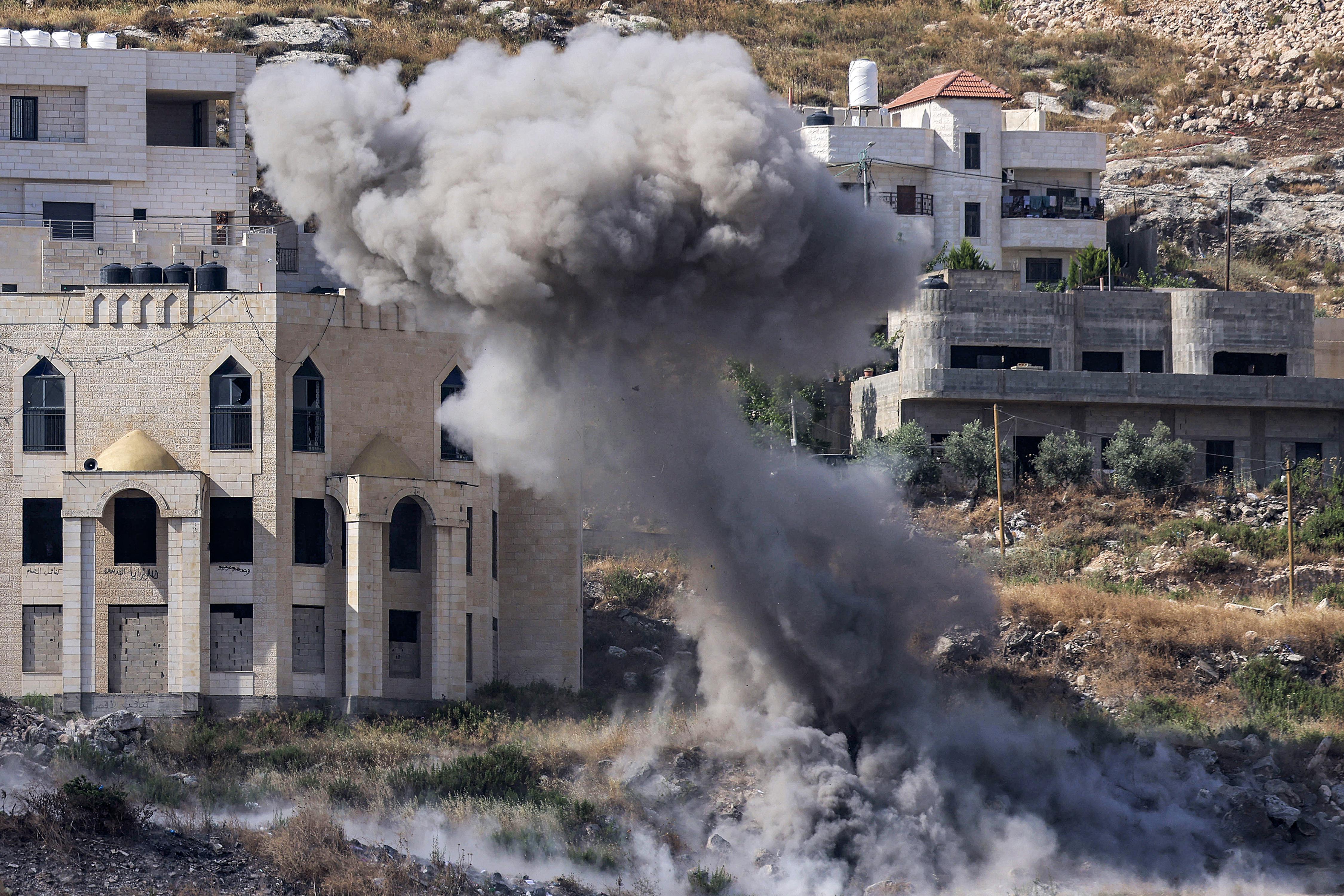 Cisgiordania, raid soldati Israele a Jenin: 5 palestinesi uccisi negli scontri, oltre 60 feriti