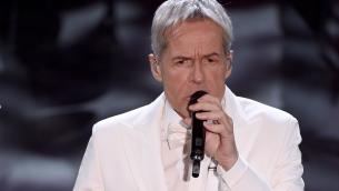Claudio Baglioni positivo al Covid, slittano 5 concerti: biglietti validi