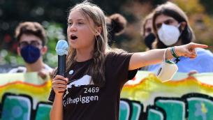 Clima, Greta: "La speranza siamo noi, non bla bla bla dei politici"