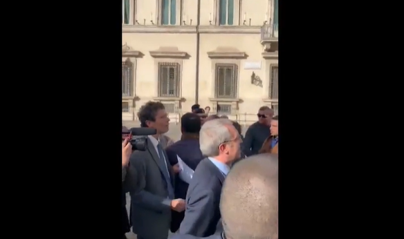 Codacons denuncia Magi e Della Vedova: "Istigano a violare le leggi"