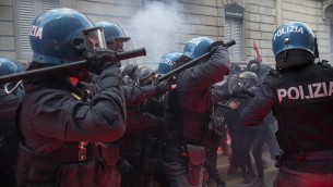 Codici identificativi per agenti di polizia, Piantedosi: "Non accadrà mai"