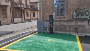 colonnina-di-ricarica-auto-elettriche-campo-calabro