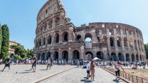 Colosseo, ministero Cultura: "Al lavoro per rimediare a disastri passato"