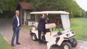 Compleanno Berlusconi, il regalo dal cielo - Video