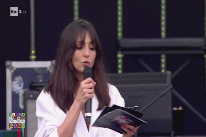 Concerto 1 maggio, Ambra commossa per Lorenzo: "Morto di lavoro" - Video
