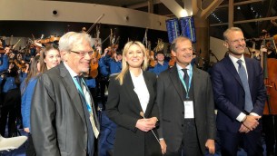 Concerto per passeggeri di 111 giovani talenti di Santa Cecilia nel terminal 3 Fiumicino