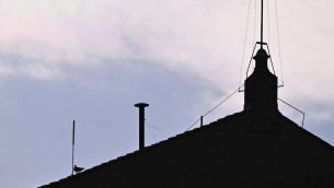 Conclave, anche la seconda fumata è nera