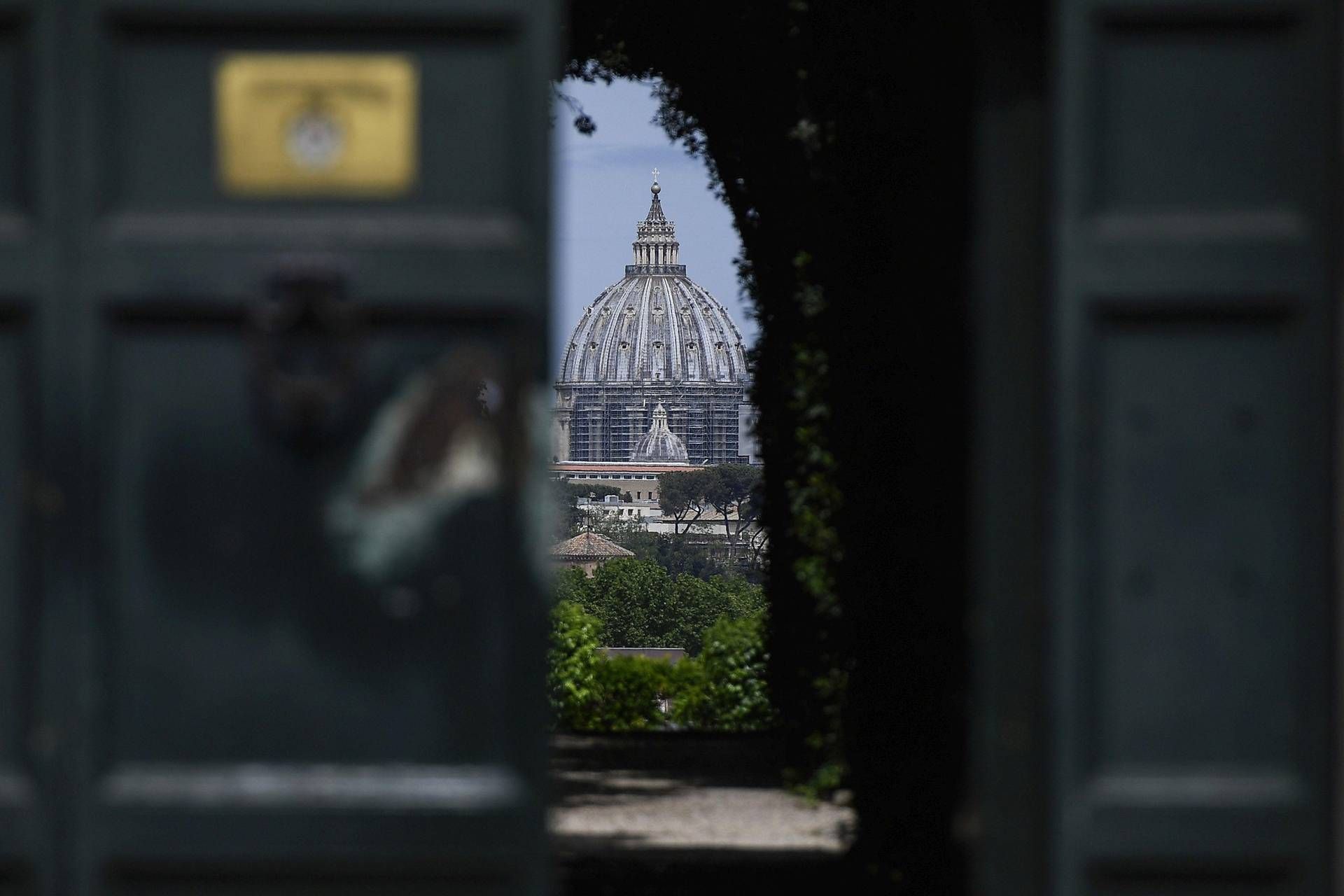 Conclave, la fumata è bianca: la Chiesa ha un nuovo Papa