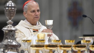 Conclave, tra i 'papabili' favoriti sale Robert Francis Prevost: chi è il cardinale statunitense