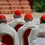 Conclave, tre giorni di fumate nere? I cardinali si fermano per un giorno