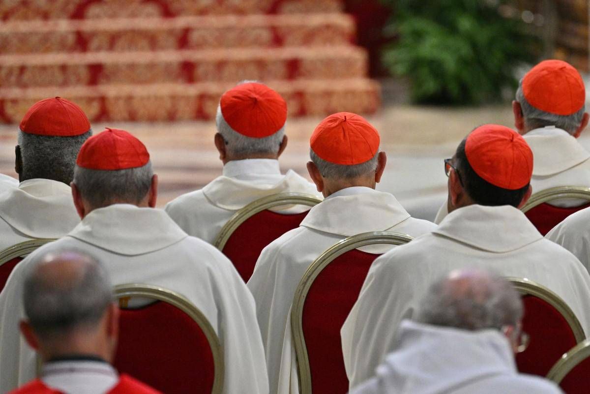 Conclave, tre giorni di fumate nere? I cardinali si fermano per un giorno