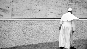 Conclave, tutti i titoli del papa tra storia, fede e potere