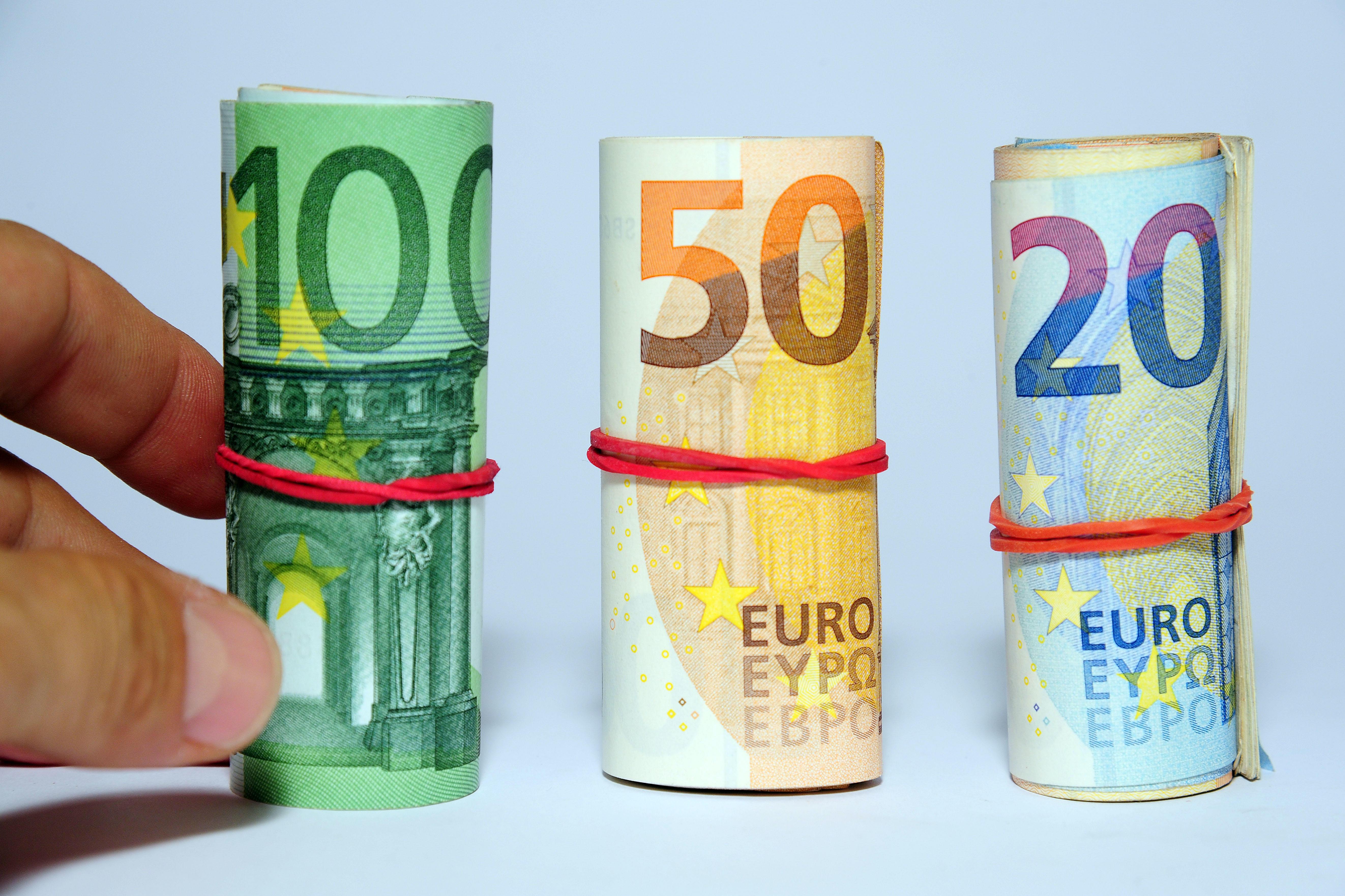 Contanti, limite da 1 gennaio 2022: nuove regole e sanzioni