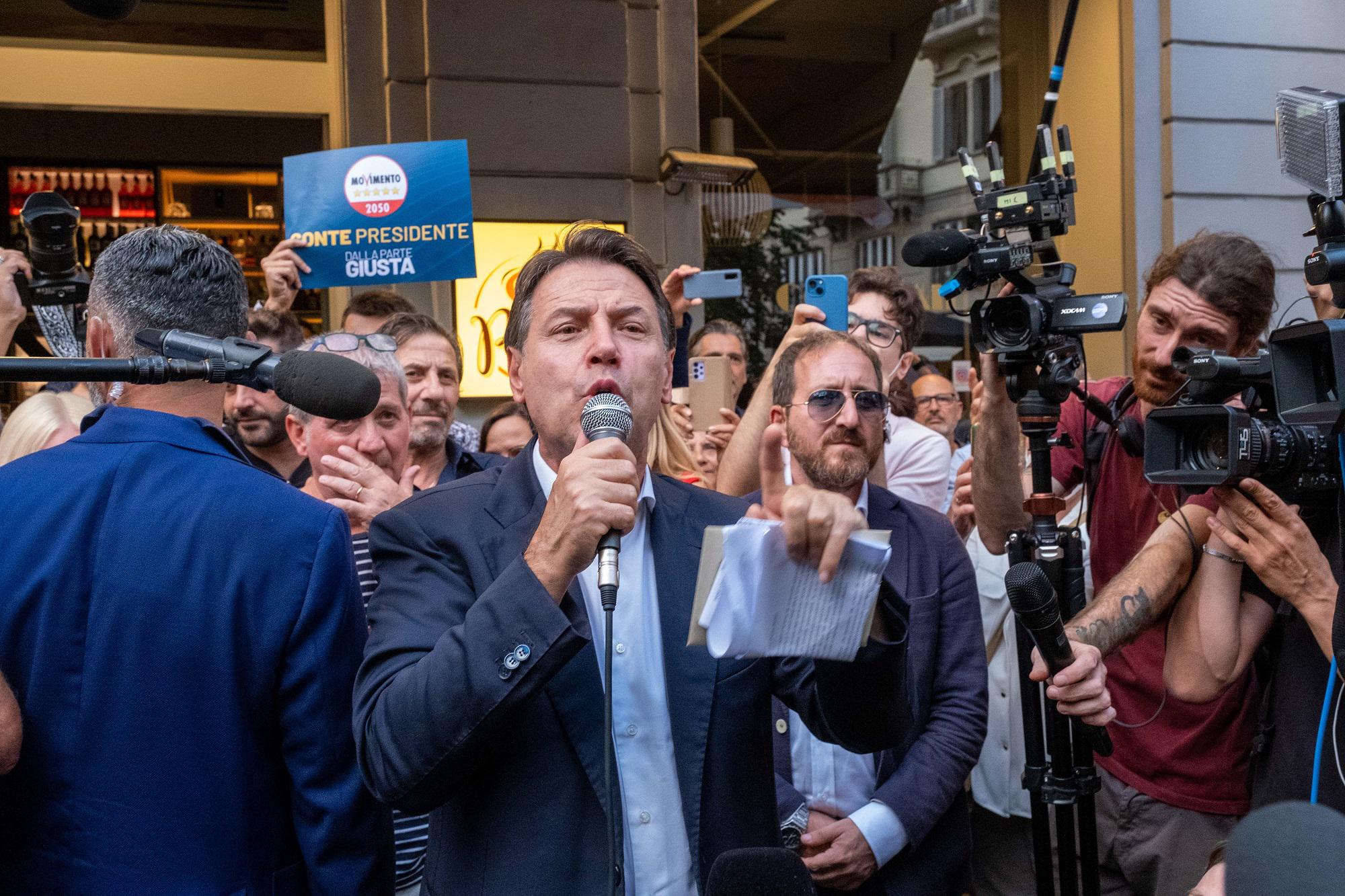 Conte: "Meloni vuole guerra civile con abolizione reddito cittadinanza"
