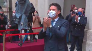 Conte se ne va, l'applauso dei dipendenti di Palazzo Chigi