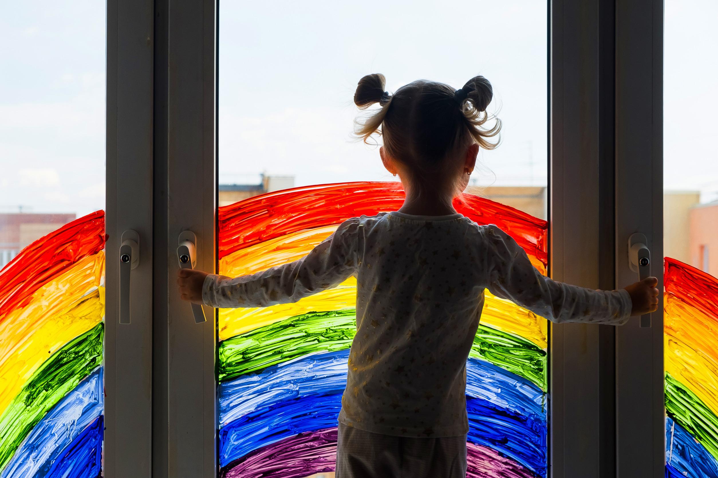 "Coppie gay spacciano bambini per loro figli", Roccella: "Rampelli dice verità"