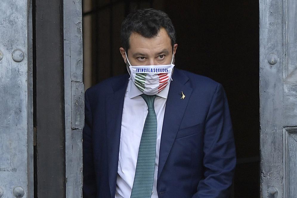 Coprifuoco alla 22, Salvini: "Illogico, ma non lascio il governo"