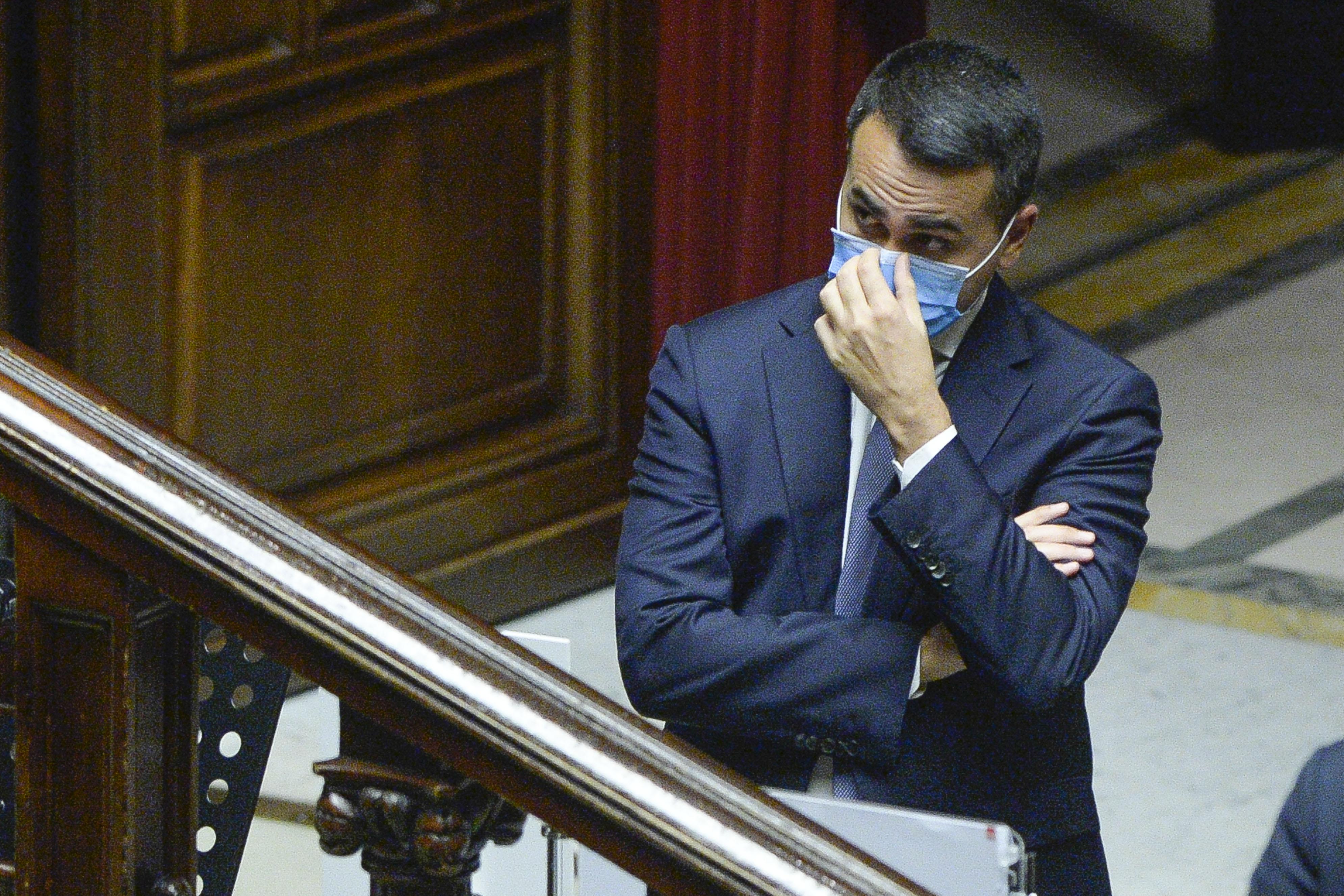 Coprifuoco, Di Maio: "16 maggio data auspicabile per superarlo"