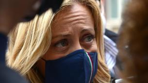 Coprifuoco, Meloni: "Inutile e allontana turisti, va abolito subito"