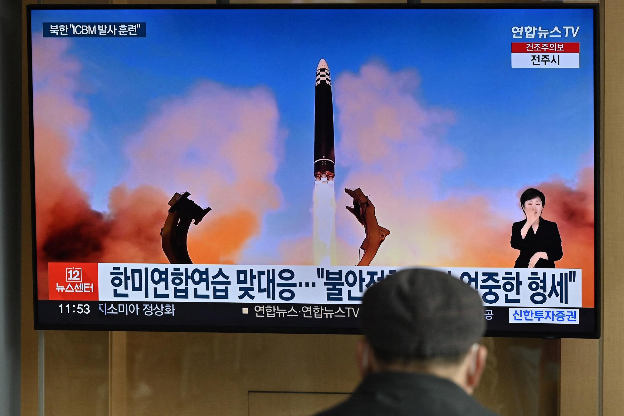 Corea del Nord lancia missile intercontinentale: "Monito ai nemici"