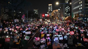 Corea Sud, ex ministro Difesa tenta suicidio: blitz polizia in ufficio presidente Yoon