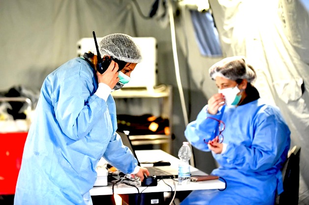 Tenda per la triage allestita all’ospedale di Cremona per gestire l’emergenza coronavirusTenda per la triage allestita all’ospedale di Cremona per gestire l’emergenza coronavirus