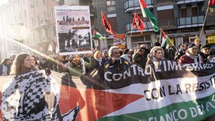 Corteo pro Palestina a Milano: "Sionisti come SS, fermare il genocidio"