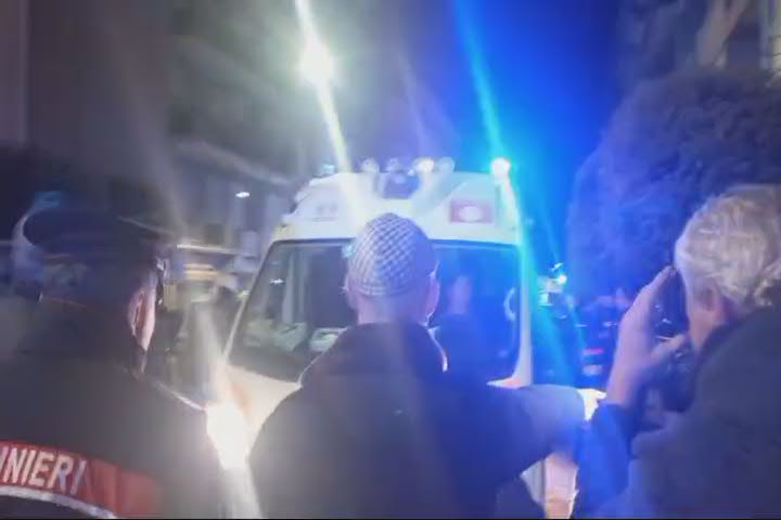 Cosenza, bimba rapita viene restituita ai genitori - Video