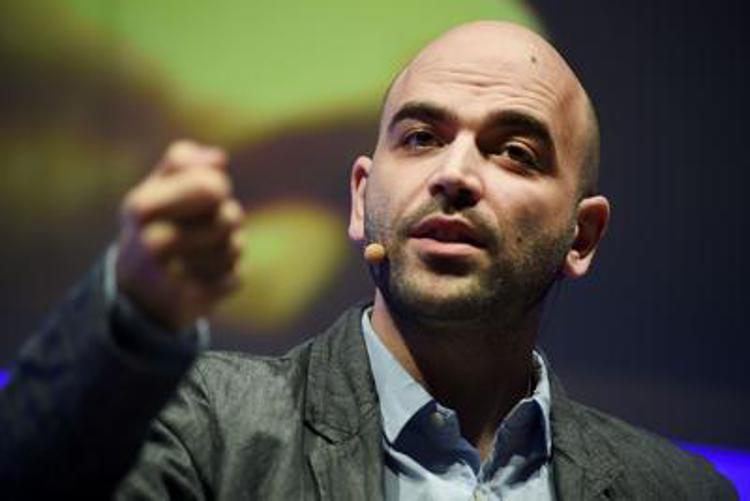 Cospito, Saviano: "Clan sfruttano scelta sbagliata dello Stato"