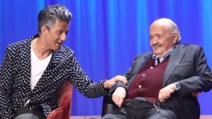 Costanzo, il ricordo di Fiorello che canta 'Se telefonando' - Video