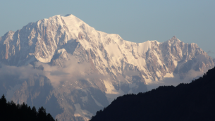 Courmayeur, valanga in canalone: timore sciatori coinvolti