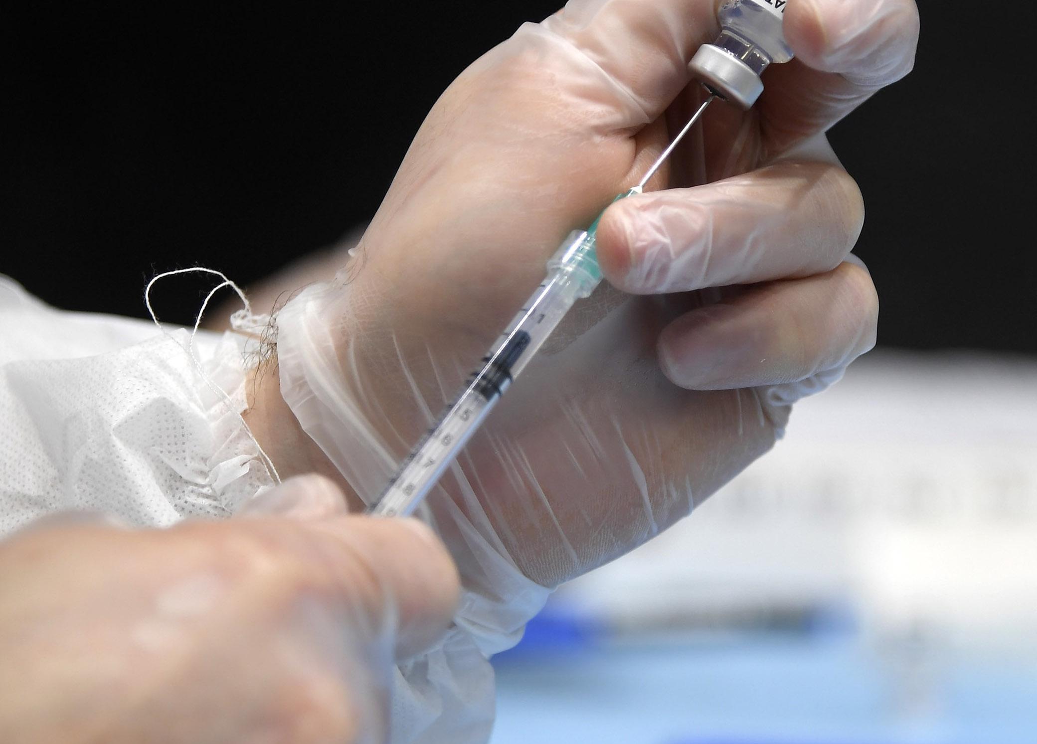 Covid, a giorni decisione Oms su 2 vaccini cinesi per uso emergenza