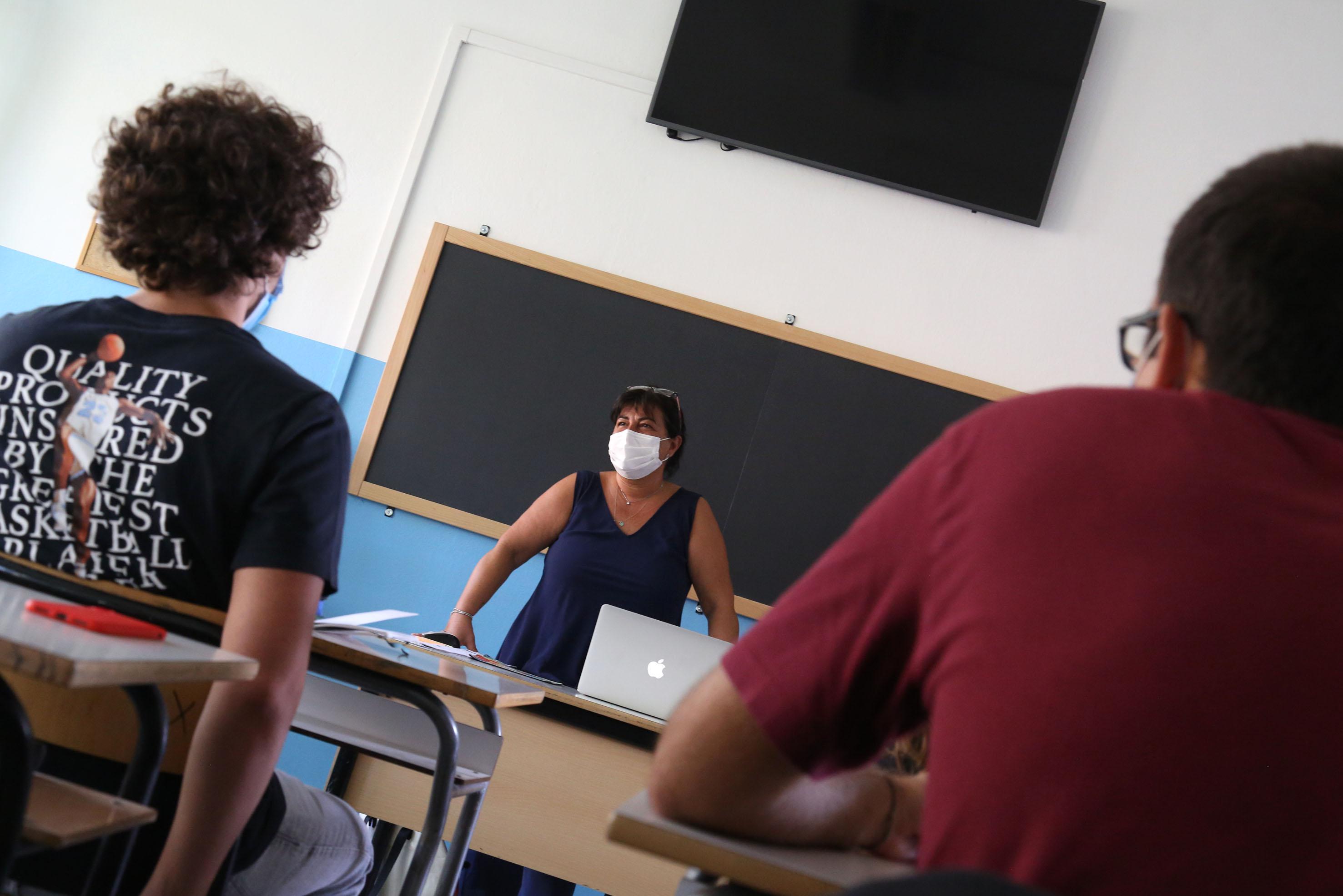 Covid, Abrignani: "Obbligo vaccino per i prof, la scuola ci preoccupa"