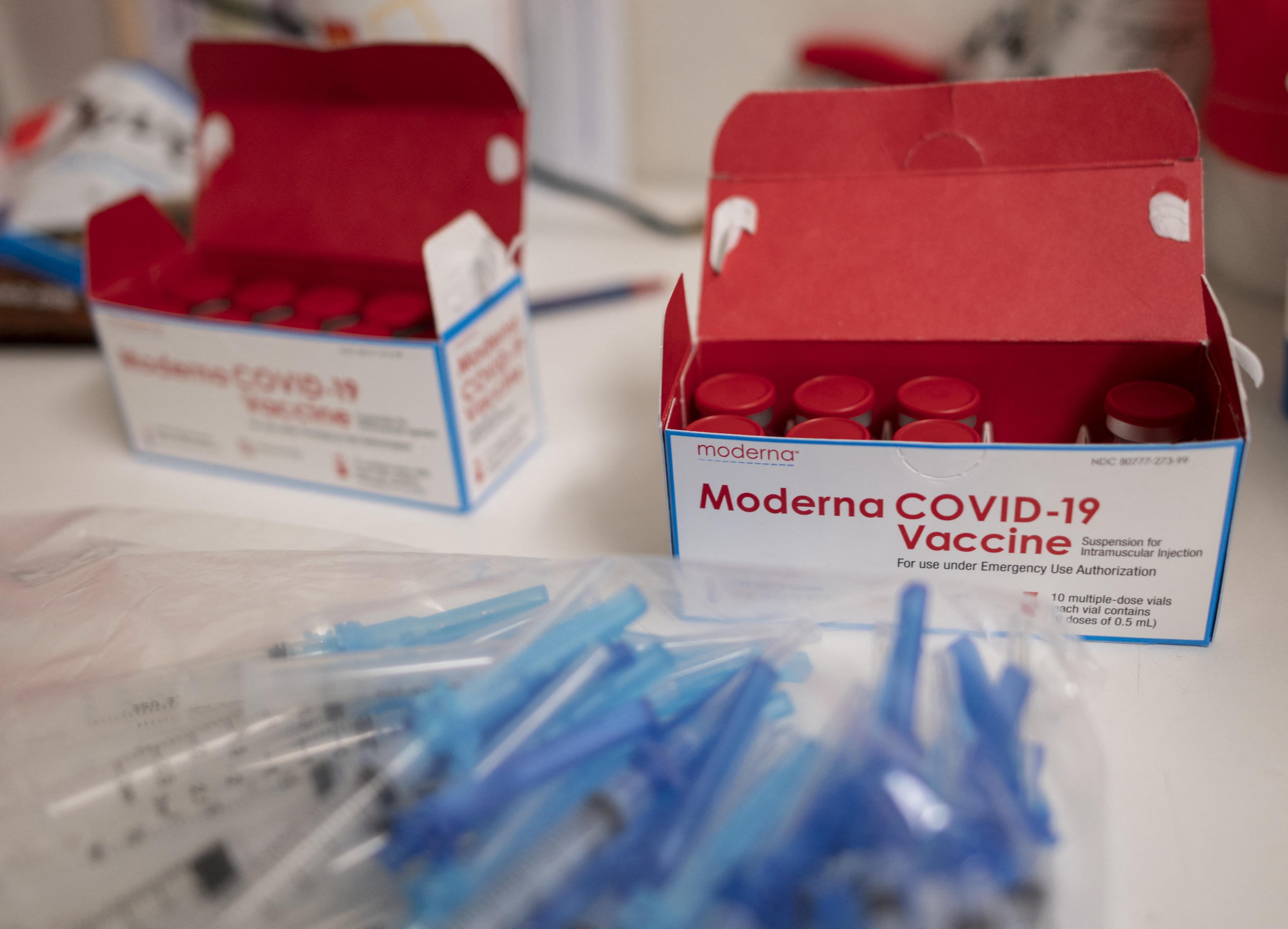 Covid, accordo Ue-Moderna: più vaccini per l'autunno-inverno