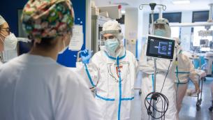 Covid, allarme terapie intensive in Italia