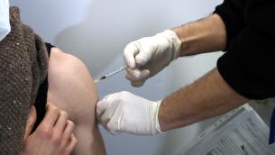 Covid, "anticorpi in 98,2% sanitari vaccinati": lo studio del Niguarda