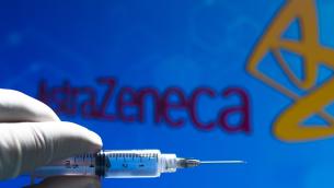 Covid, AstraZeneca: "Puntiamo a nuovi vaccini contro varianti"