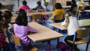 Covid, "bambini si infettano meno a scuola che a casa": studio italiano