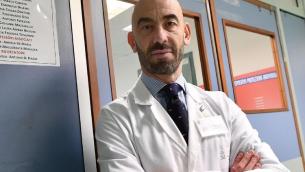 Covid, Bassetti: "Errore terza dose a tutti dopo 8 mesi, Pfizer non è unico vaccino"