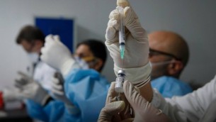Covid, Bassetti: "In campana con la nuova variante, in Asia aumento di casi"