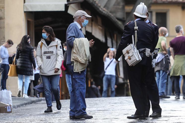 Covid, Bonaccini: "Nuovo lockdown duro? Attenti a evoluzione"